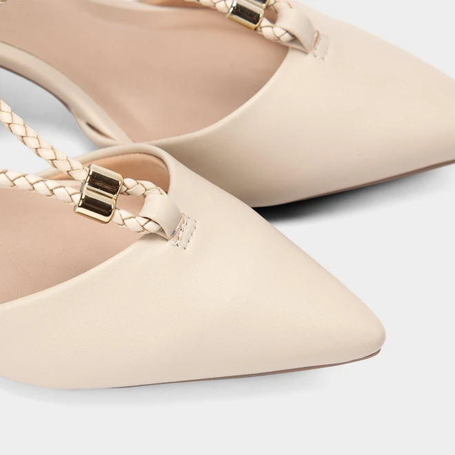 Scarpin Slingback Feminino Gabriela Salto Fino Tira Slim Tressê Off White