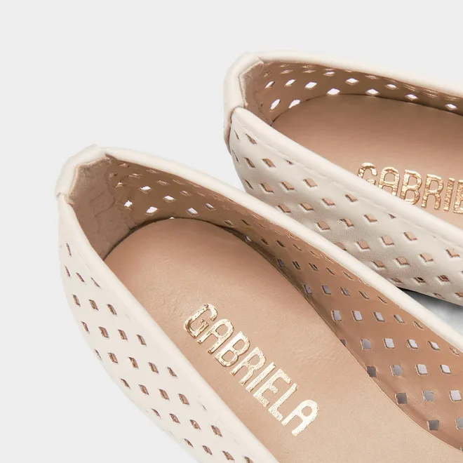 Sapatilha Feminina Gabriela Com Recortes Vazados Off White