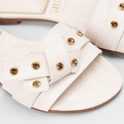 Rasteira Feminina Vizzano Detalhe Tachas Off White