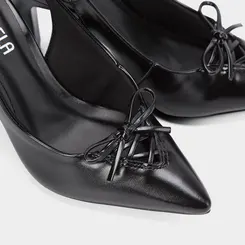 Scarpin Slingback Salto Reto Alto Detalhe Laço Preto