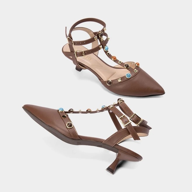 Scarpin Slingback Gabriela Salto Taça Tachas & Pedrarias Marrom