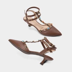 Scarpin Slingback Gabriela Salto Taça Tachas & Pedrarias Marrom