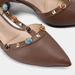 Scarpin Slingback Gabriela Salto Taça Tachas & Pedrarias Marrom