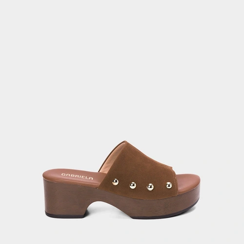 Tamanco Meia Pata Médio Gabriela Camurça Caramelo