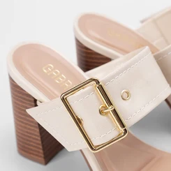 Tamanco Salto Bloco Alto Gabriela Detalhe Fivela Off-White