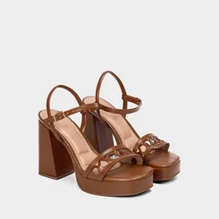 Sandália Gabriela Meia Pata Tira Com Recortes Caramelo