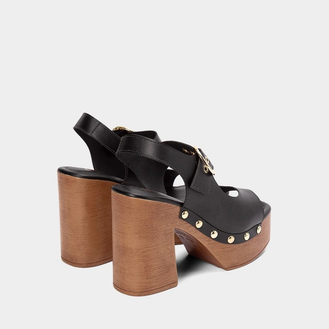 Sandália Feminina Gabriela Meia Pata Detalhes Tachas & Fivela Preto