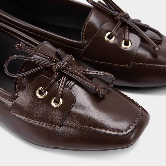 Mocassim Feminino Gabriela Com Amarração Marrom