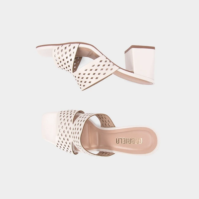 Tamanco Feminino Gabriela Salto Bloco Perfuros Off White