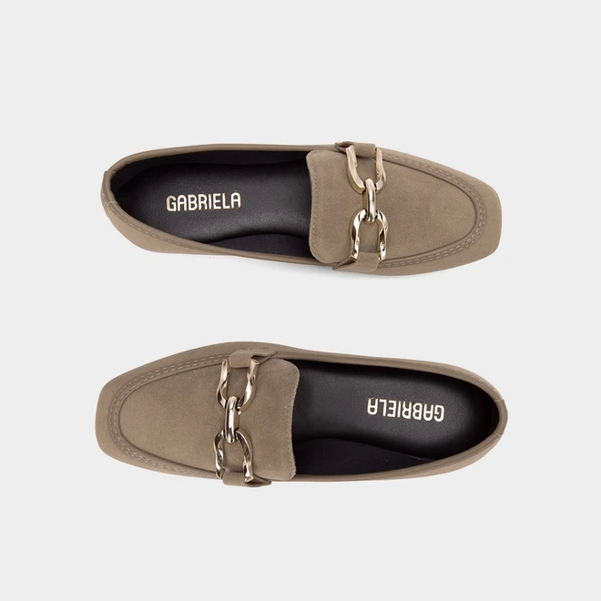 Mocassim Loafer Gabriela Camurça Detalhe Bridão Grafite