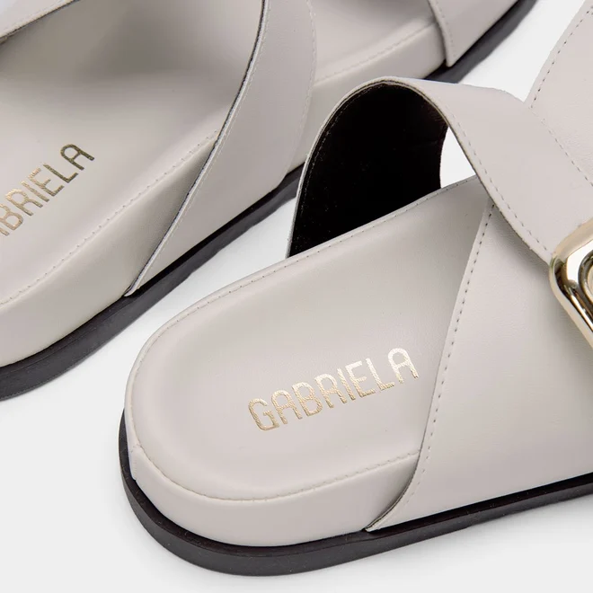 Tamanco Papete Gabriela Detalhe Fivela Off White