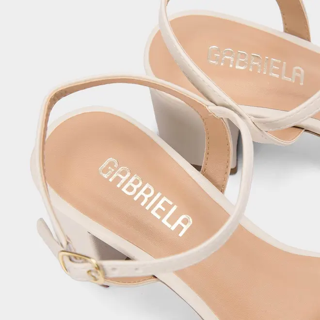 Sandália Feminina Gabriela Meia Pata Média Off White