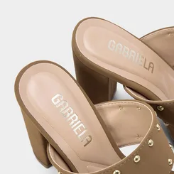 Tamanco Gabriela Tira Larga Salto Grosso Nobuck Caramelo