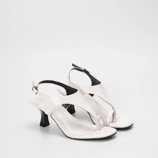 Sandália Gabriela Salto Flare Recortes Off White