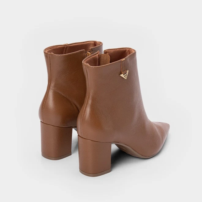 Ankle Boot Via Marte Couro Detalhe Lateral Caramelo