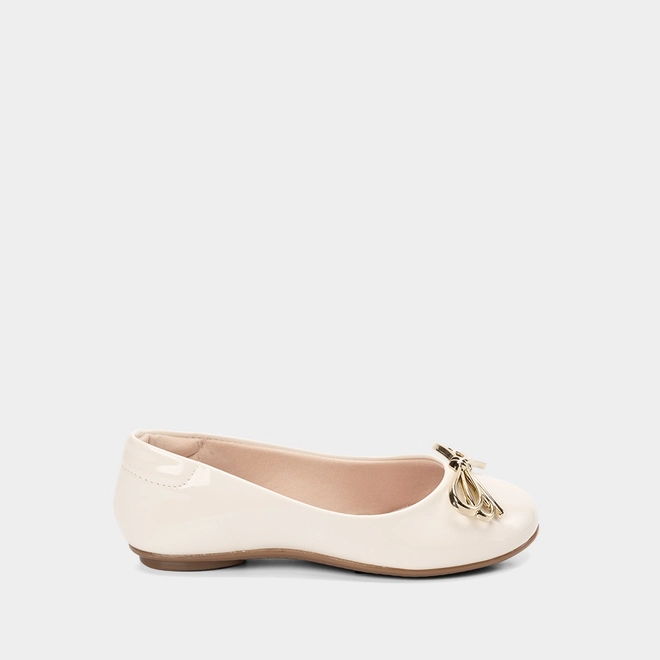 Sapatilha Molekinha Detalhe Laço Dourado Verniz Off White