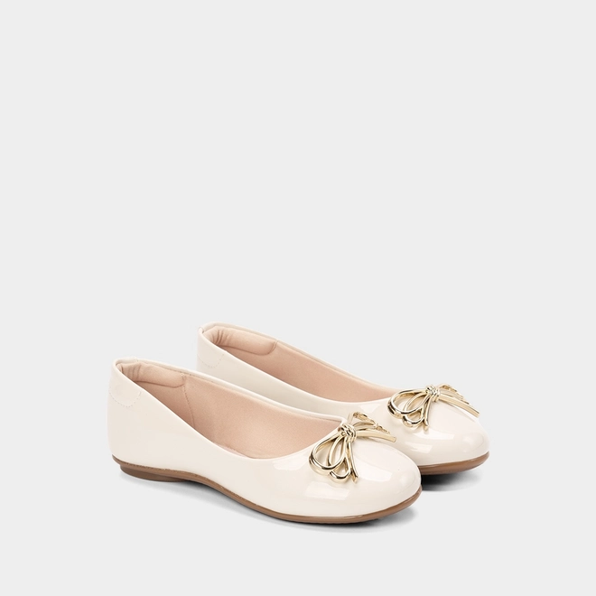 Sapatilha Molekinha Detalhe Laço Dourado Verniz Off White