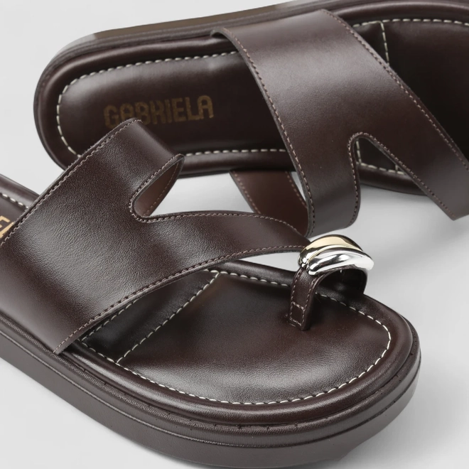 Tamanco Feminino Gabriela Recorte Estilizado Detalhe Bold Marrom