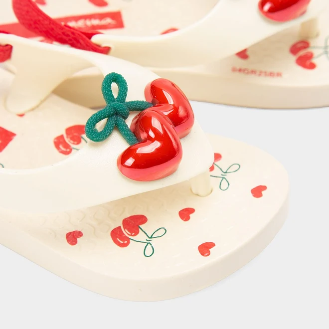 Chinelo Bebê Ipanema Belle Coração Cereja Off White