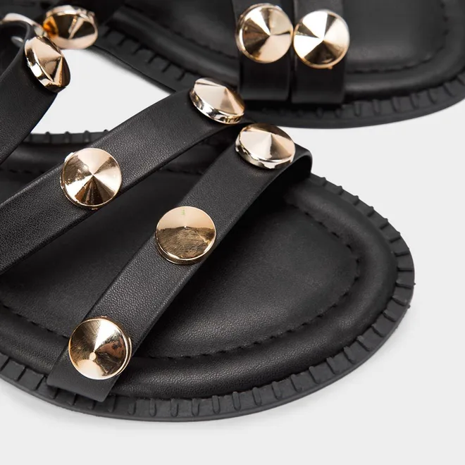 Rasteira Gabriela Feminina Multitiras Tachas Preto