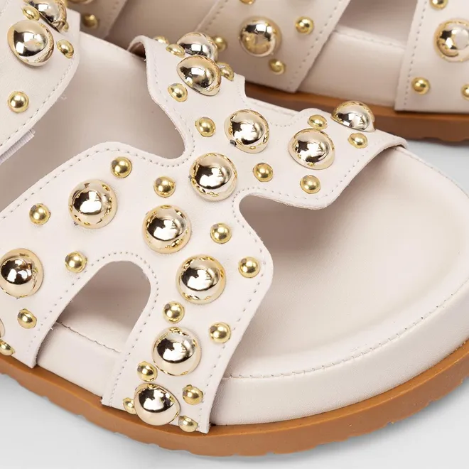Tamanco Feminino Gabriela Detalhe Em Tachas Esferas Off-White