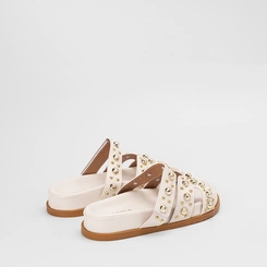 Tamanco Feminino Gabriela Detalhe Em Tachas Esferas Off-White