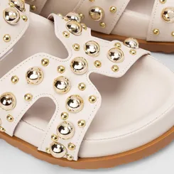 Tamanco Feminino Gabriela Detalhe Em Tachas Esferas Off-White