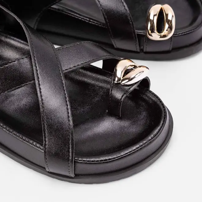 Sandália Rasteira Gabriela Enfeite Bold Metalizado Preto