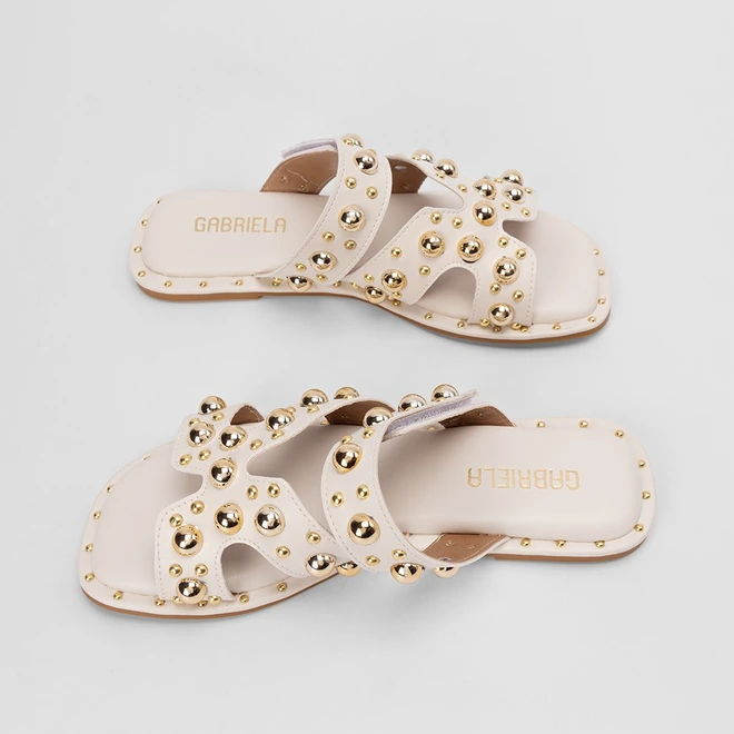 Rasteira Feminina Gabriela Detalhe Em Tachas Esferas Off-White