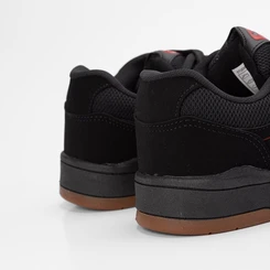 Tênis Casual Masculino Logus com Detalhes Vermelhos Nobuck Preto