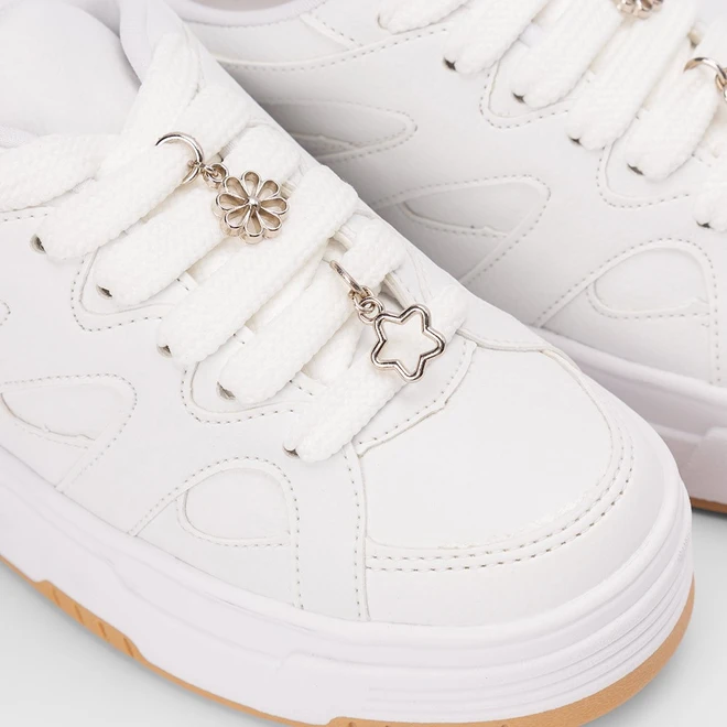 Tênis Casual Feminino Gabriela Enfeite Pingente Flor & Estrela Branco