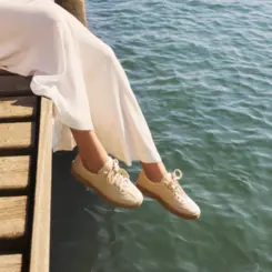Tênis Casual Feminino Gabriela Com Recortes Em Ráfia Bege
