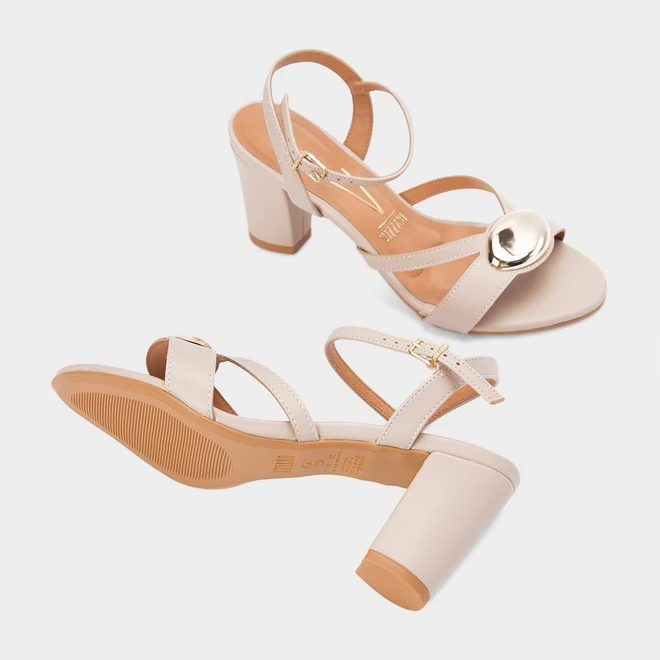 Sandália Salto Grosso Médio Vizzano Enfeite Bold Cinza