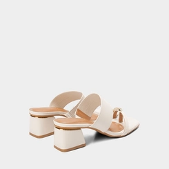 Tamanco Feminino Vizzano Tira Larga Enfeite Dedo Bold Off White