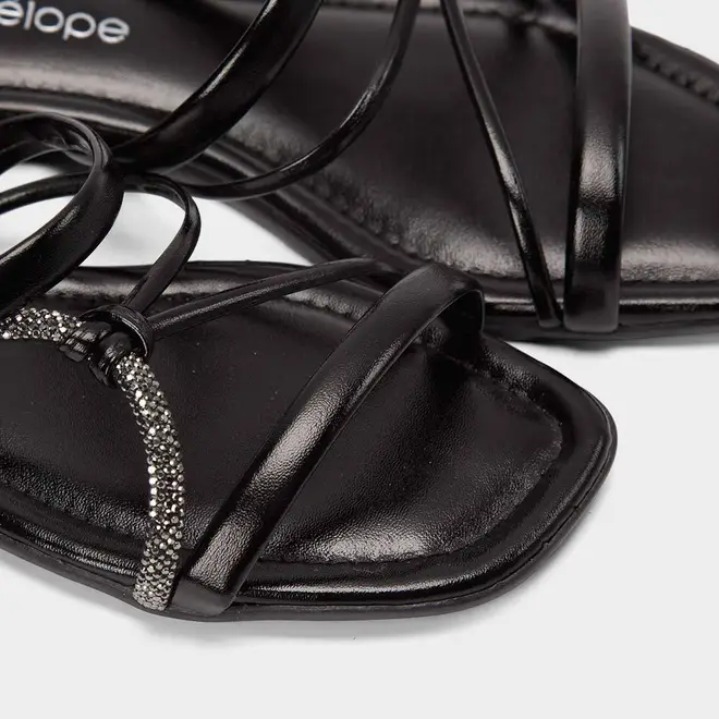 Rasteira Feminina Penélope Multitiras Detalhe Nó & Strass Preto
