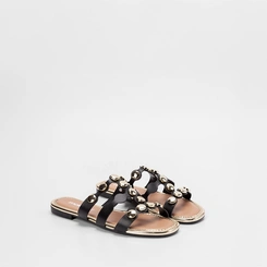 Rasteira Feminina Moleca Rebites Preto
