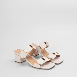 Tamanco Feminino Gabriela Salto Geométrico Detalhe Metálico Off White