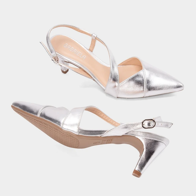 Scarpin Slingback Feminino Gabriela Salto Médio Fino Metalizado Prata