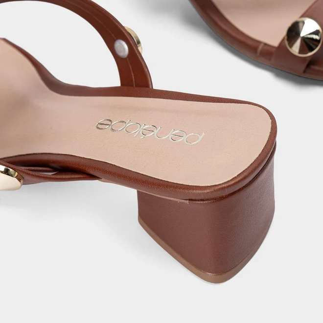 Tamanco Feminino Penélope Salto Geométrico Tachas Caramelo