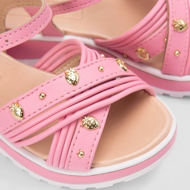 Sandália Infantil Molekinha Apliques Morangos Rebite Rosa