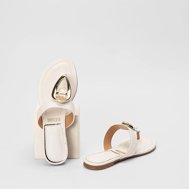 Rasteira Feminina Vizzano Detalhe Bold & Pedraria Off White