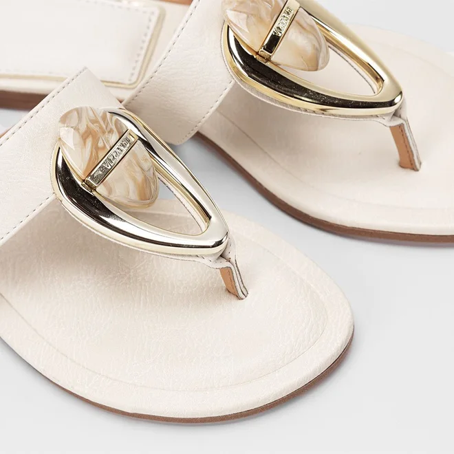 Rasteira Feminina Vizzano Detalhe Bold & Pedraria Off White