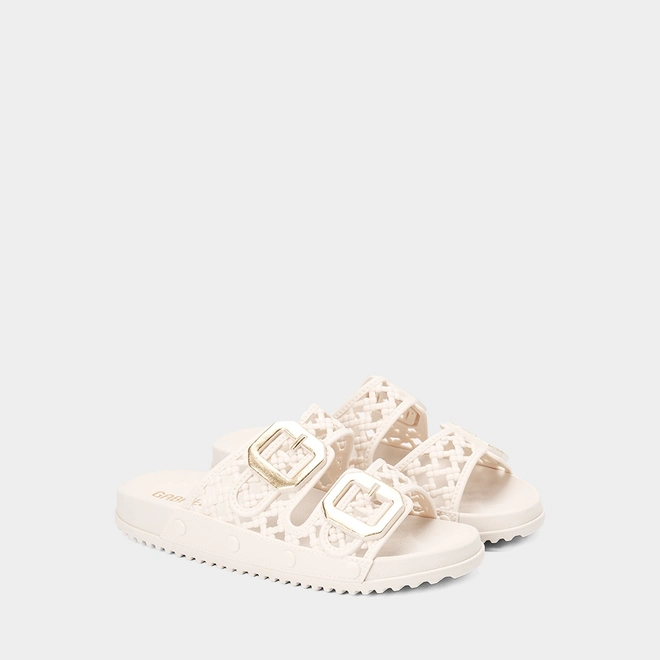 Papete Feminina Gabriela Detalhe Vazado Fivela Off White