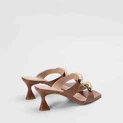 Tamanco Feminino Gabriela Salto Flare Médio Tira Dupla Detalhe Bold Caramelo