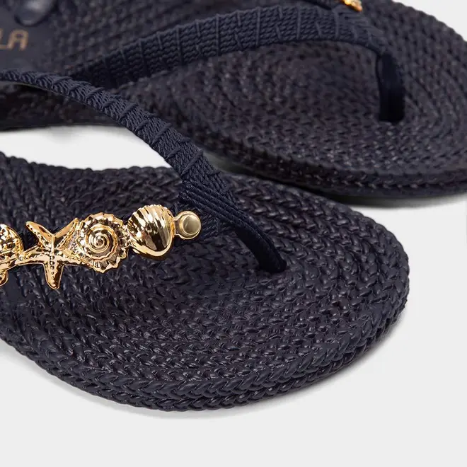 Chinelo Feminino Gabriela Textura Tressê Detalhe Conchas & Estrela Do Mar Marinho