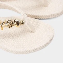 Chinelo Feminino Gabriela Textura Tressê Detalhe Conchas & Estrela Do Mar Off White