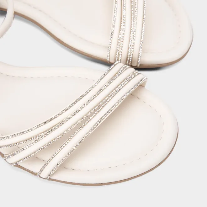 Sandália Rasteira Feminina Penélope Multitiras Detalhe Strass Off White