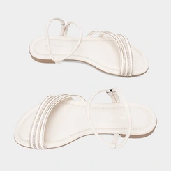 Sandália Rasteira Feminina Penélope Multitiras Detalhe Strass Off White