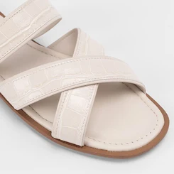 Rasteira Feminina Penélope Tiras Cruzados Textura Crocro Off White