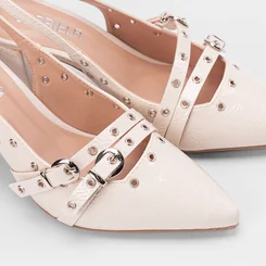 Scarpin Slingback Feminino Gabriela Verniz Texturizada Detalhe Ilhós & Fivela Off White